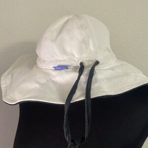Wallaroo Wide Brim Sun Hat White Black Canvas Adjustable Strap on brim
Packable